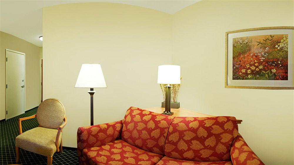 Fairfield Inn & Suites By Marriott Кордел Екстериор снимка