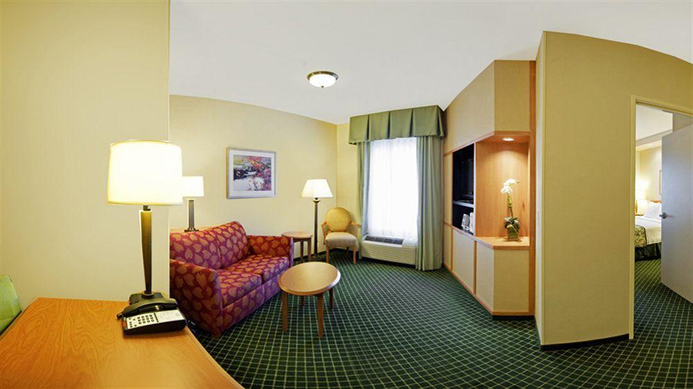 Fairfield Inn & Suites By Marriott Кордел Екстериор снимка