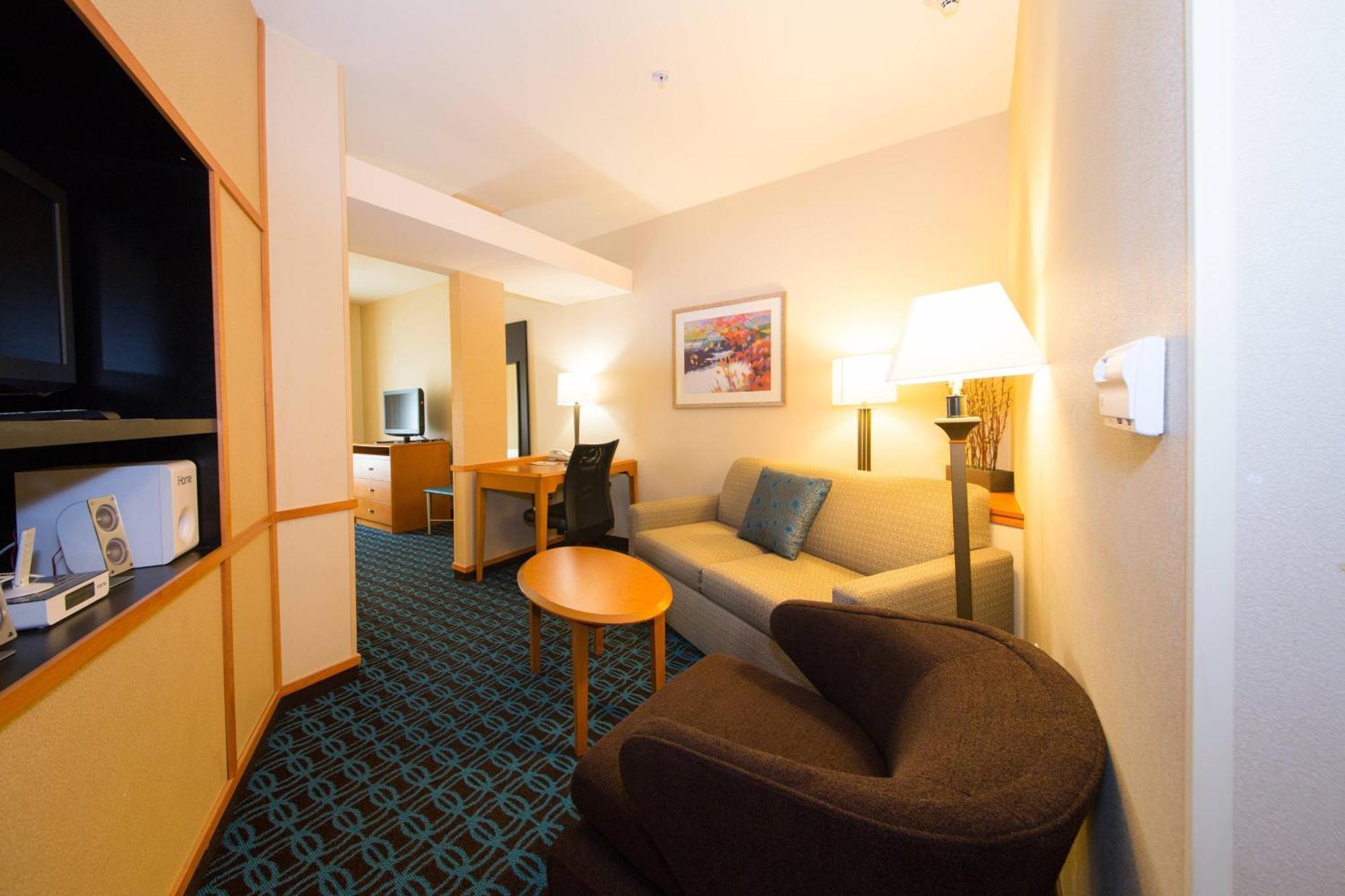 Fairfield Inn & Suites By Marriott Кордел Екстериор снимка
