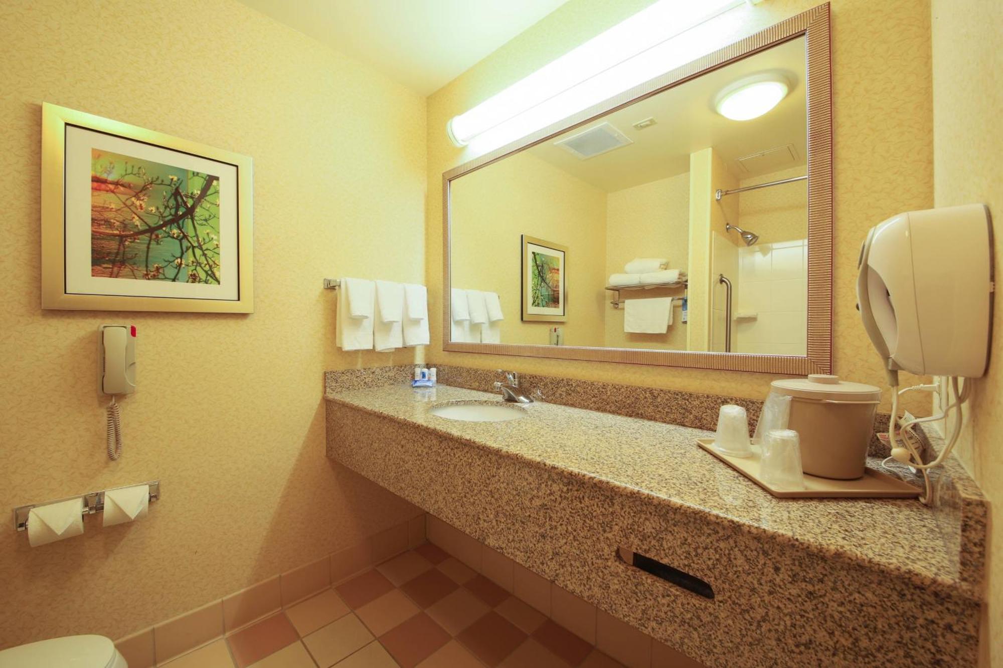 Fairfield Inn & Suites By Marriott Кордел Екстериор снимка